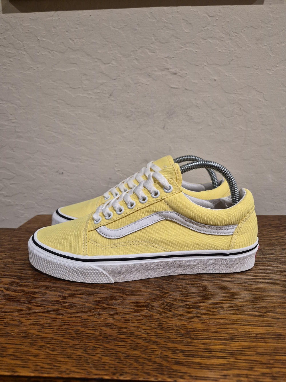 Vans Old Skool Skate Unisex Fashion Sneakers 
Women's Size US 9